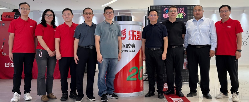 乐凯胶片国庆亮相保定万博广场，8天沉浸式体验点燃市民光影热情